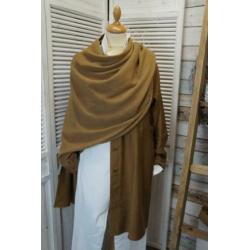 *NIEUW* Camel poncho van BLUOLTRE met strass