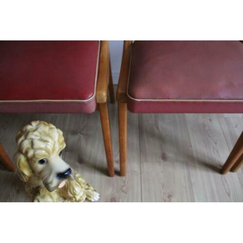 4 houten vintage eetkamerstoelen. Set retro design stoelen.