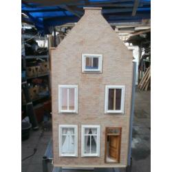 Poppenhuis Delfts grachtenpand