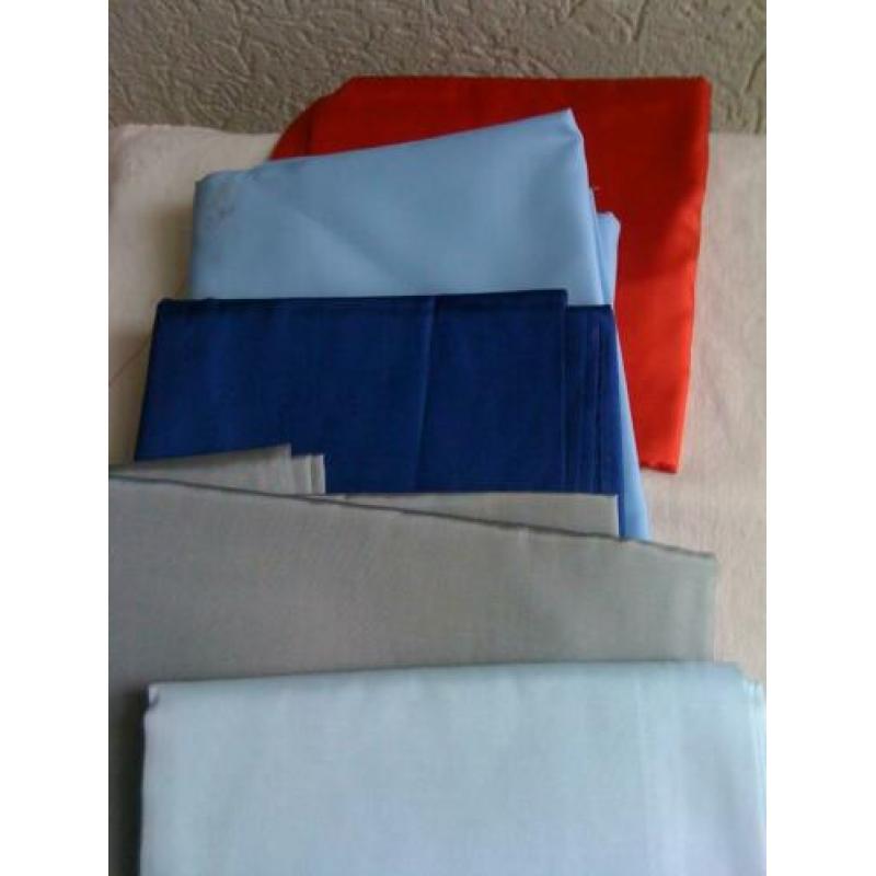 veel coupons voeringstof veel kleuren /lappen stof