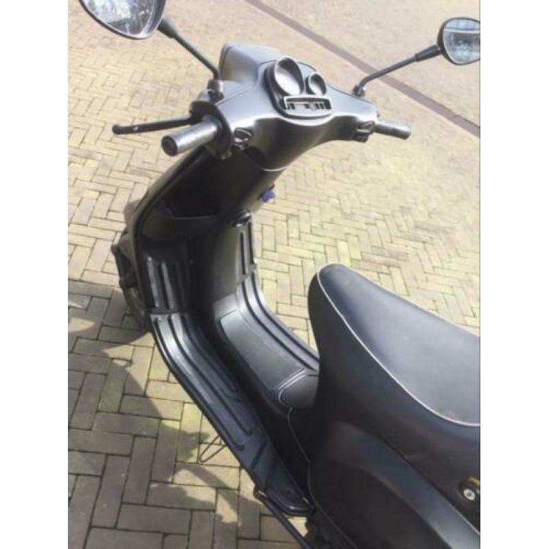 Vespa s lx piaggio sprint primavera zip runner sym kymco mio
