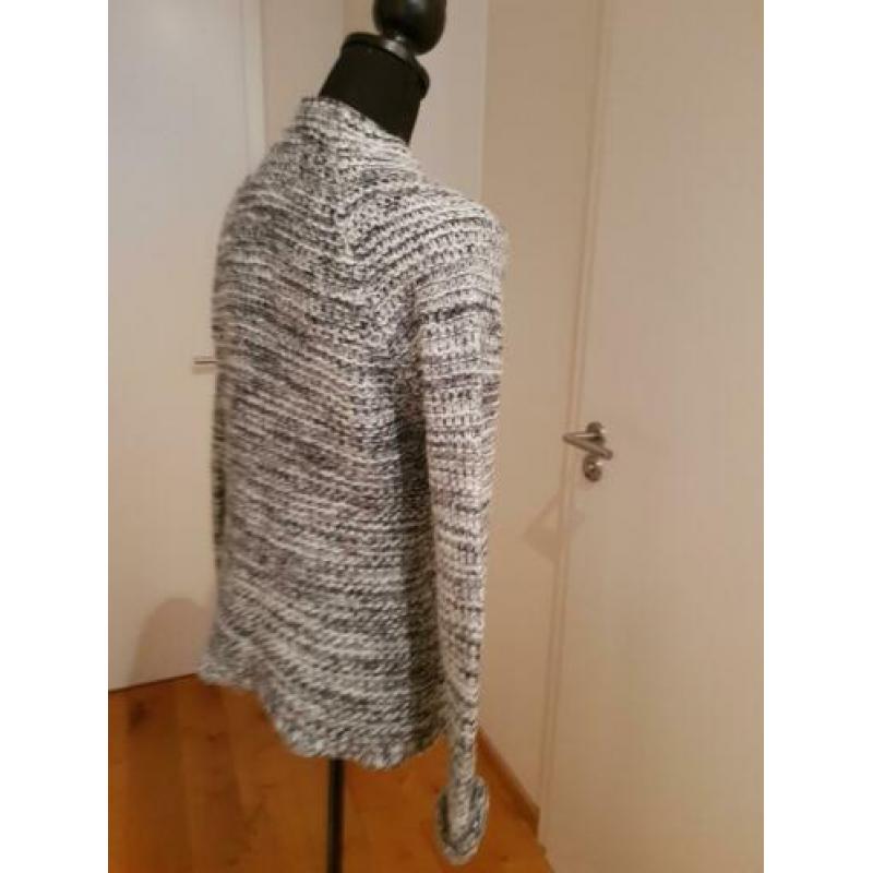 Grof gebreid grijs gemêleerd vest