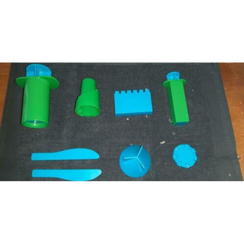 Kinetic sand