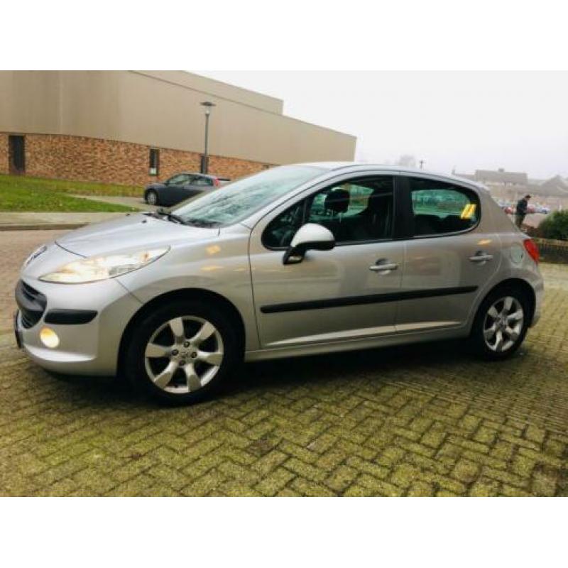Peugeot 207 1.6 VTi / AIRCO/ TREKHAAK/ ELEKTR.PAKKET/ CV/ AP