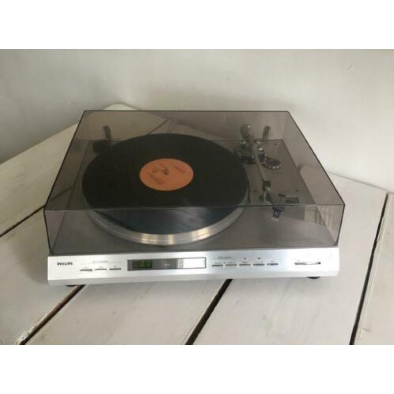 Philips F7813 platenspeler geheel nagekeken.