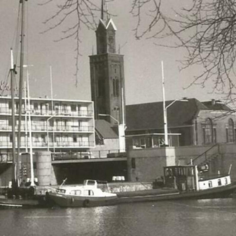 Foto Zaandam restaurant De Peperbus binnenvaart ca 1960