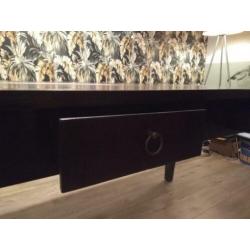 Eettafel koloniaal