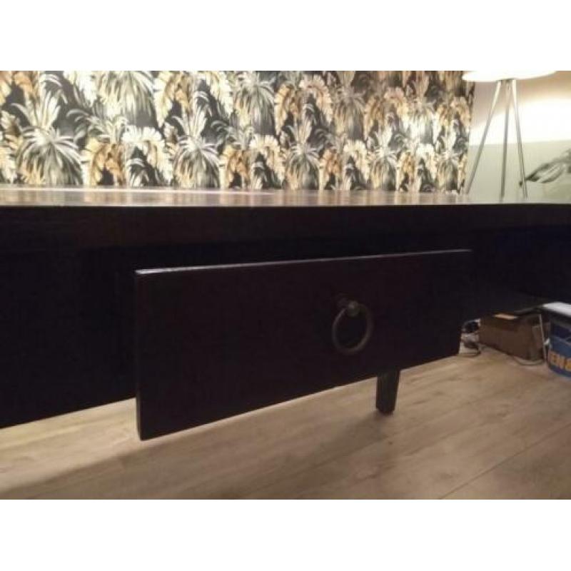 Eettafel koloniaal