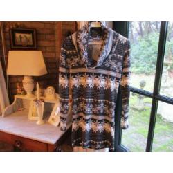 mj/ MUST HAVE top/tuniek/maat S zo goed als nieuw 2 stuks