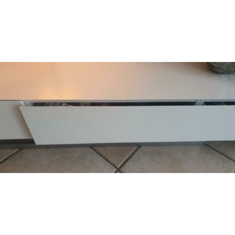 Coesel dressoir wit modern 272cm breed 38,5cm hoog 53cm diep