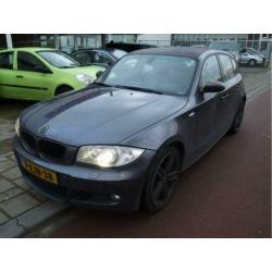 BMW 1 Serie 120i High Executive - 5 Deurs - Navi - Xenon