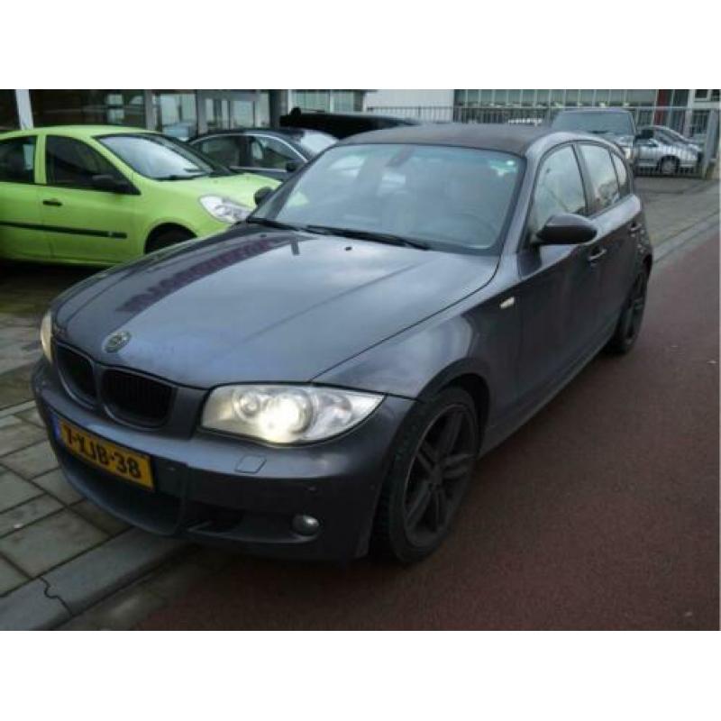 BMW 1 Serie 120i High Executive - 5 Deurs - Navi - Xenon