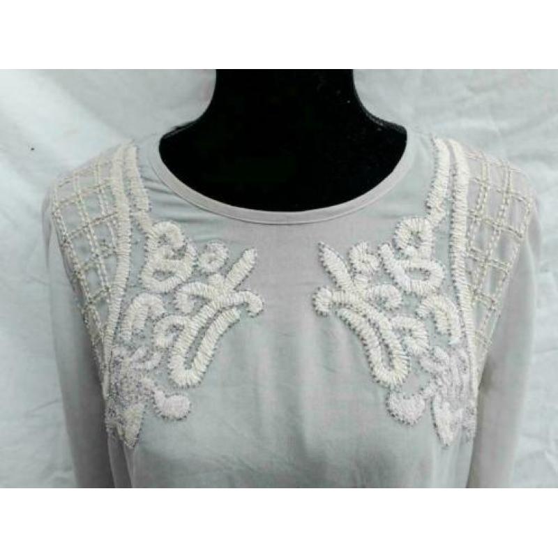 AAIKO trui /blouse handgeborduurd maat 38/40 grijs