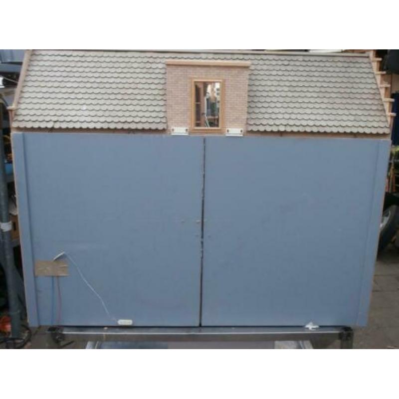 Poppenhuis Delfts grachtenpand