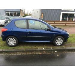 Peugeot 206 1.4 XT NW APK BJ 2001 !!!!