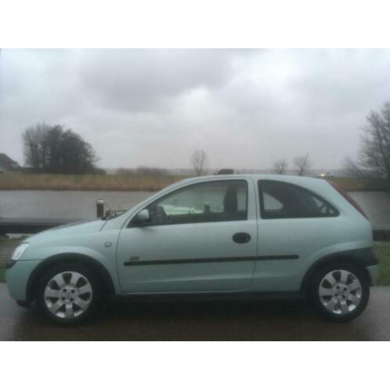 Opel Corsa C 1.4 16V Sport, 3 deurs, sport velgen, goed mee