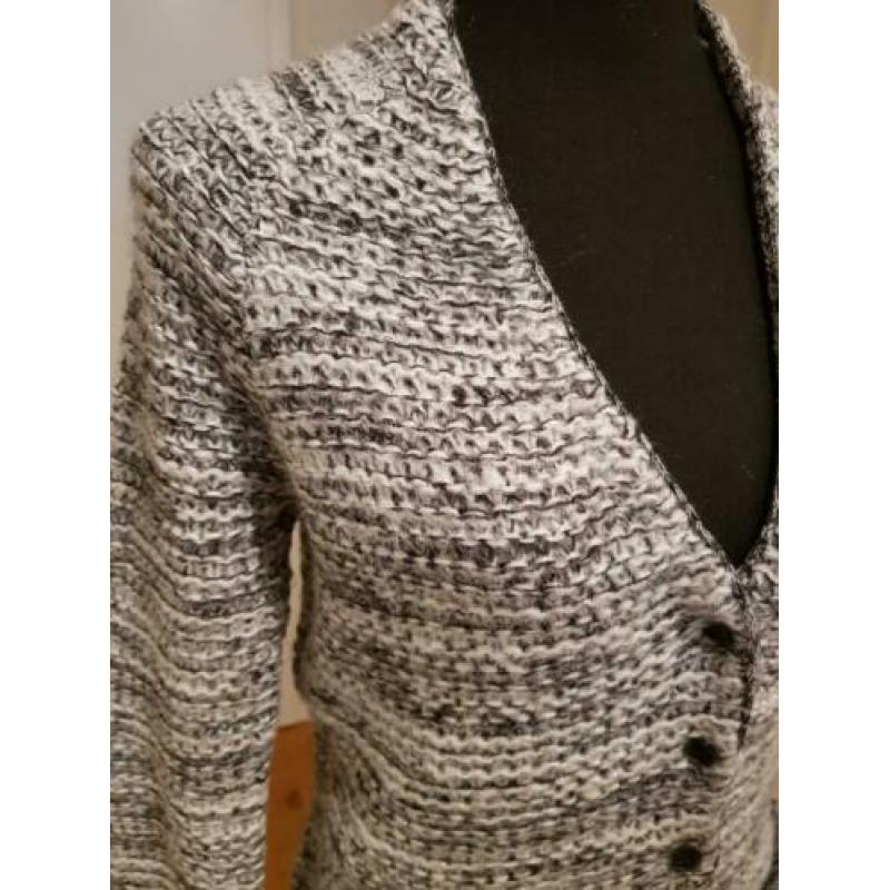 Grof gebreid grijs gemêleerd vest