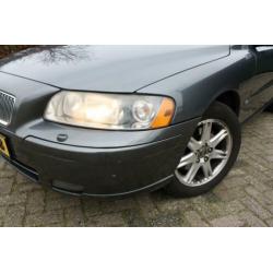 Volvo V70 2.4 D5 AWD Momentum LEDER (bj 2006)