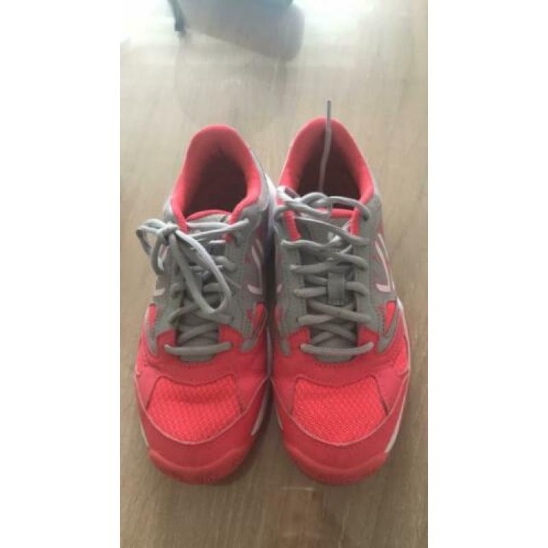 Tennisschoenen Artengo maat 35, zo goed als nieuw