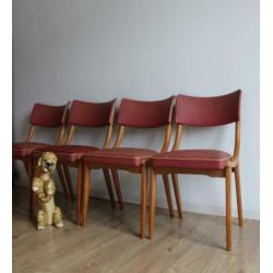 4 houten vintage eetkamerstoelen. Set retro design stoelen.