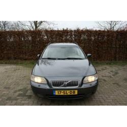 Volvo V70 2.4 D5 AWD Momentum LEDER (bj 2006)