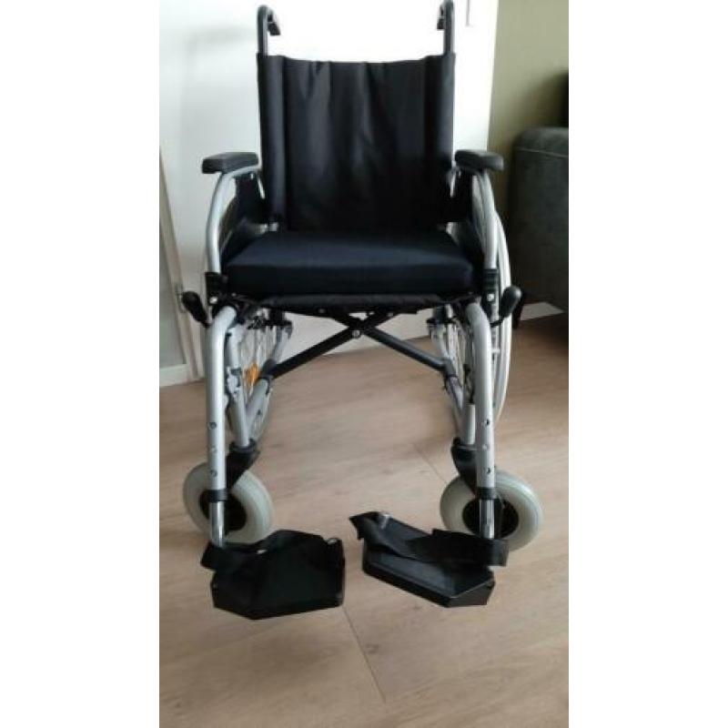 Rolstoel Vermeiren D100.NOG ALS NIEUW!