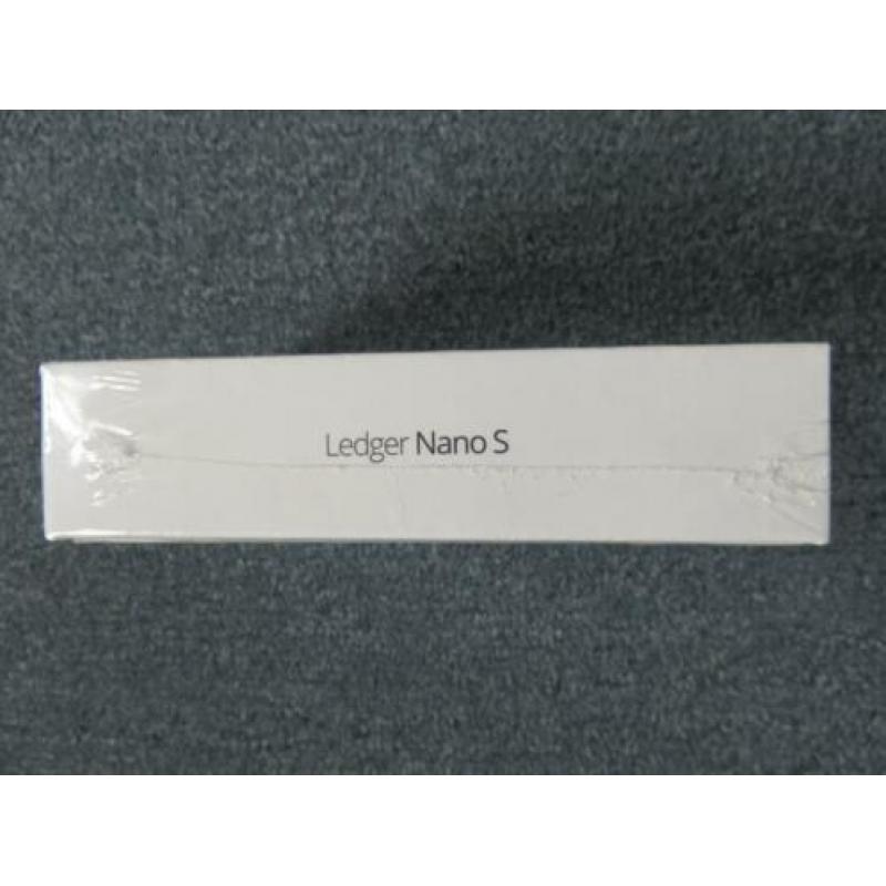 Ledger Nano S + Less is More USB Adapter Nieuw & Geseald