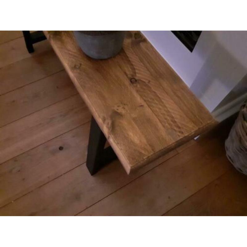 Houten bankje.