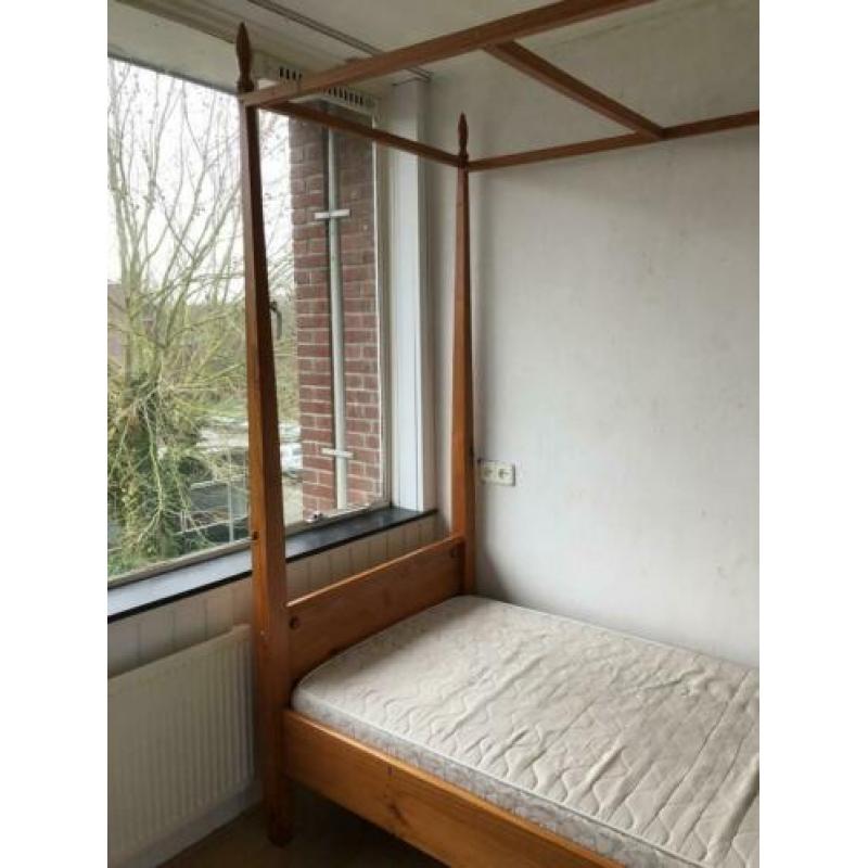 Prachtig 1 persoons hemelbed