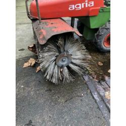 Agria veegmachine