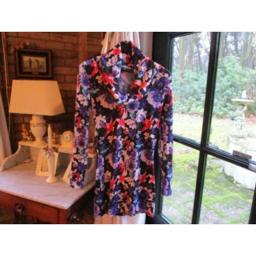 mj/ MUST HAVE top/tuniek/maat S zo goed als nieuw 2 stuks