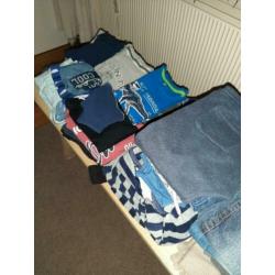 Jongenskleding, broeken, blouses, slaapzak, shirts