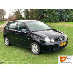 Volkswagen Polo 1.4-16V Highline NAP/AIRCO/NWE APK/DB RIEM V