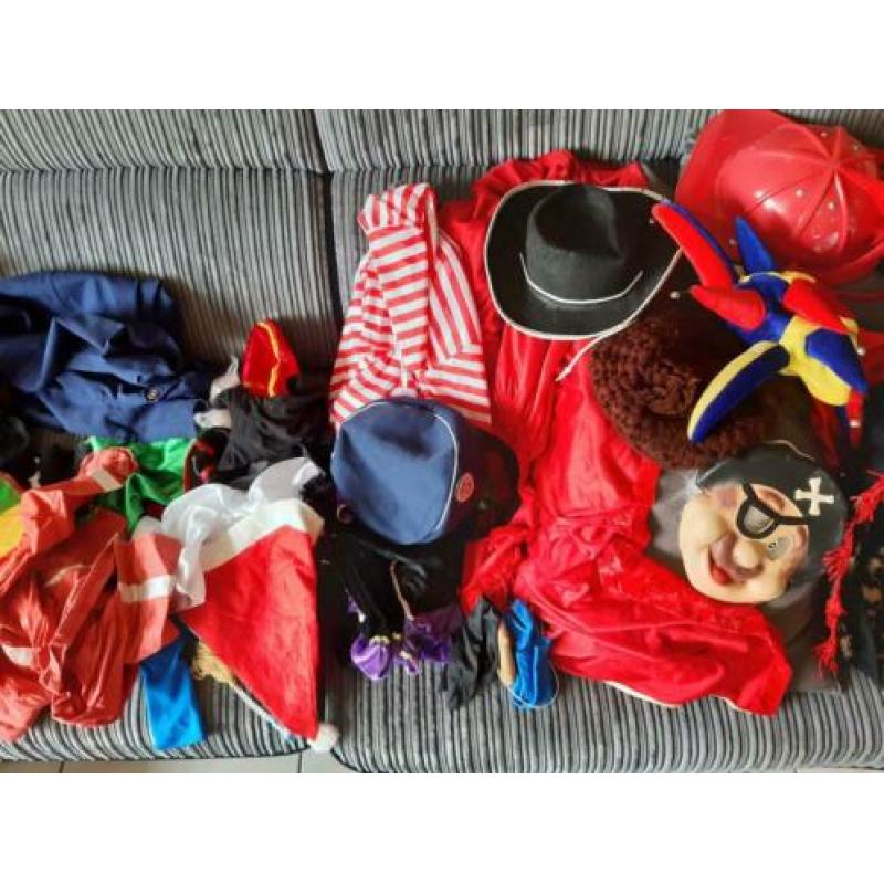 Doos vol carnaval / feestkleding voor kinderen