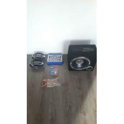 Auto speakerset. Caliber en Punch.