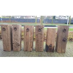 Houten meerpalen zuilen