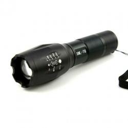 Te koop super felle led cree zaklamp 3800 lumen q250 nieuw