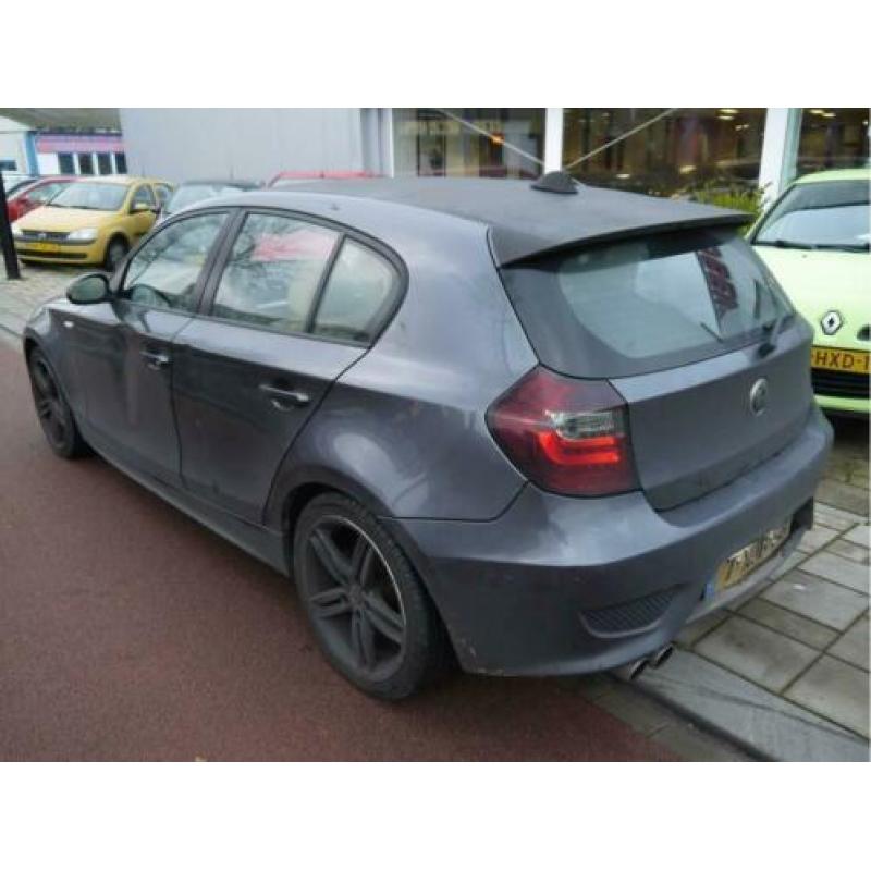 BMW 1 Serie 120i High Executive - 5 Deurs - Navi - Xenon