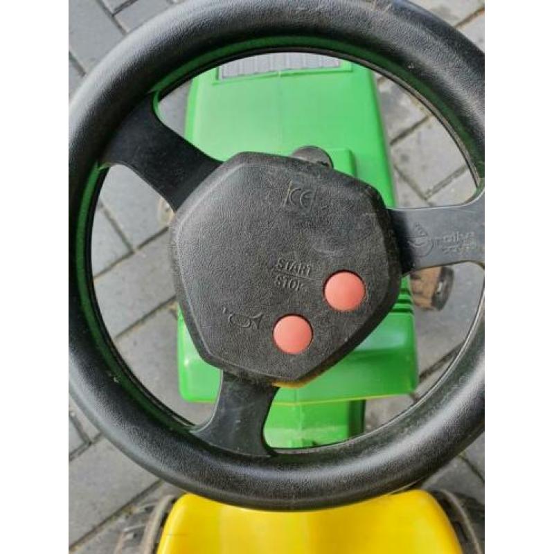 Trekker, loopauto en stepje.