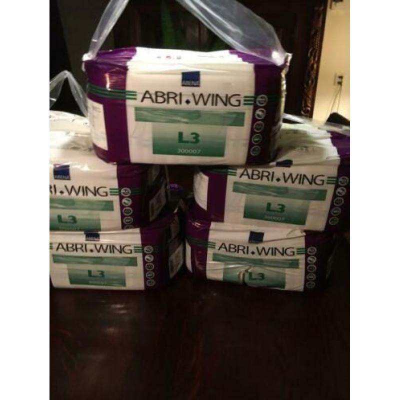 Te koop 5 pakken Abri wing L 3