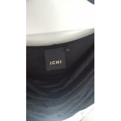 Ichi zwarte top met 'waterval' hals maat xs