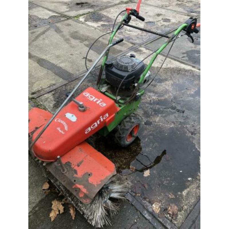 Agria veegmachine