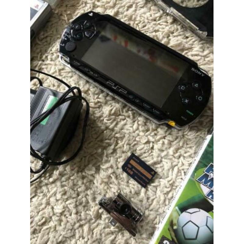 Sony PSP Spelcomputer + games spellen playstation portable