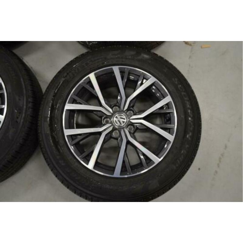 Gebr. set 17'' Vw Tiguan velgen met Pirelli all-season
