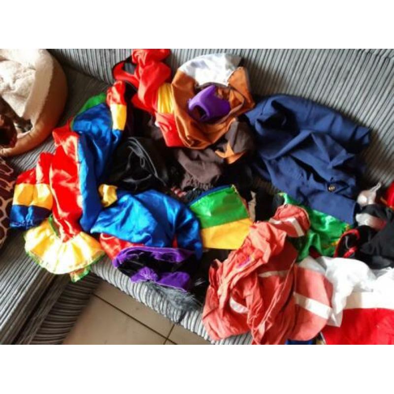 Doos vol carnaval / feestkleding voor kinderen