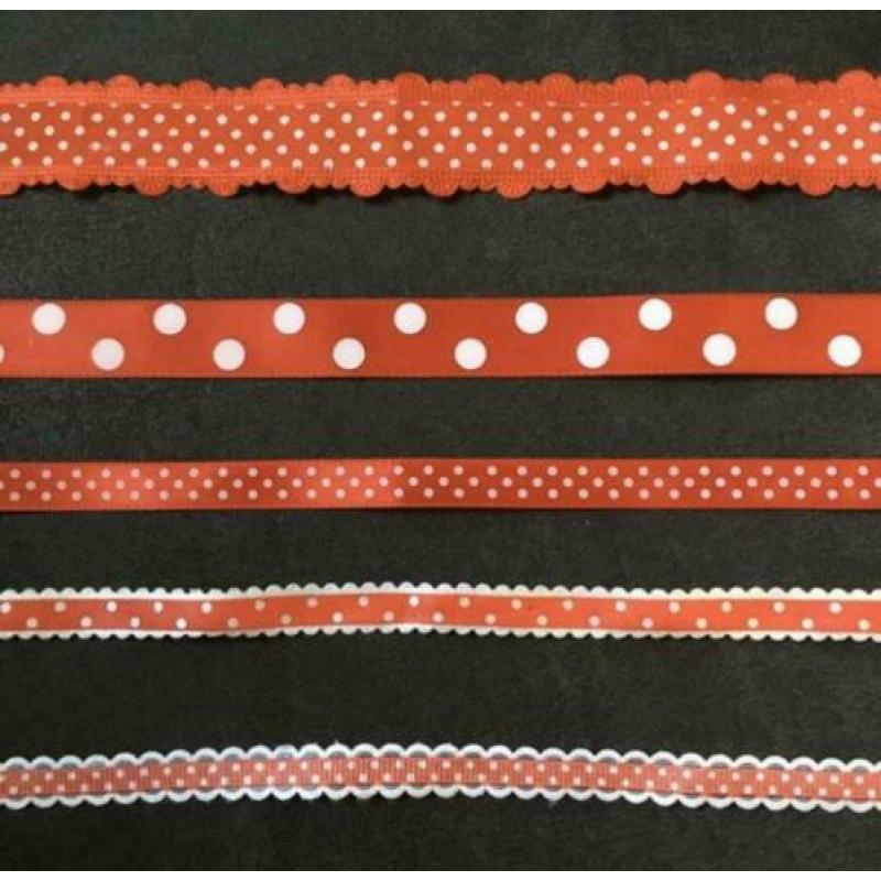 Rood lint polkadot stipjes satijnlint met kant lintjes