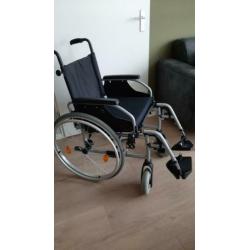 Rolstoel Vermeiren D100.NOG ALS NIEUW!