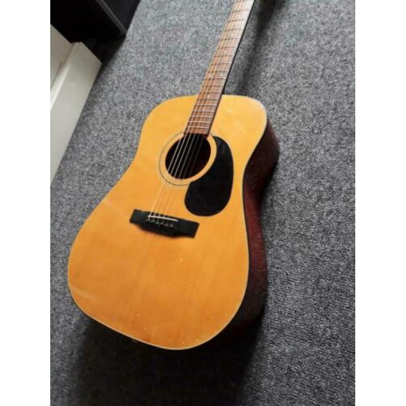 Hondo Acoustische Gitaar uit de 70's.