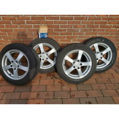Toyota 16 inch lichtmetalen of ruilen tegen 15 inch Yaris.