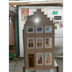 Poppenhuis Delfts grachtenpand